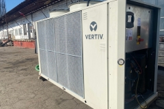 Agregat wody lodowje używany Vertiv 120 kW z funkcją free cooling