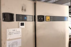 Obudowa centrali wentylacyjnej z drzwiami rewizyjnymi i panelem sterowania HMI na froncie
