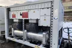 Chiller Carrier 30GX przed demontażem do warsztatu