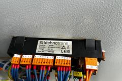 Technotrans omega.t: listwy zaciskowe i okablowanie sterowania