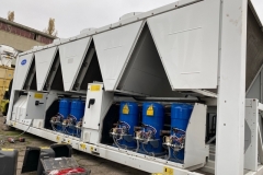 Montaż chillerów z osprzętem: chiller Carrier Sprzedaż