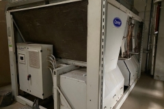 Montaż chillerów z osprzętem: sprzedaż Chiller Carrier