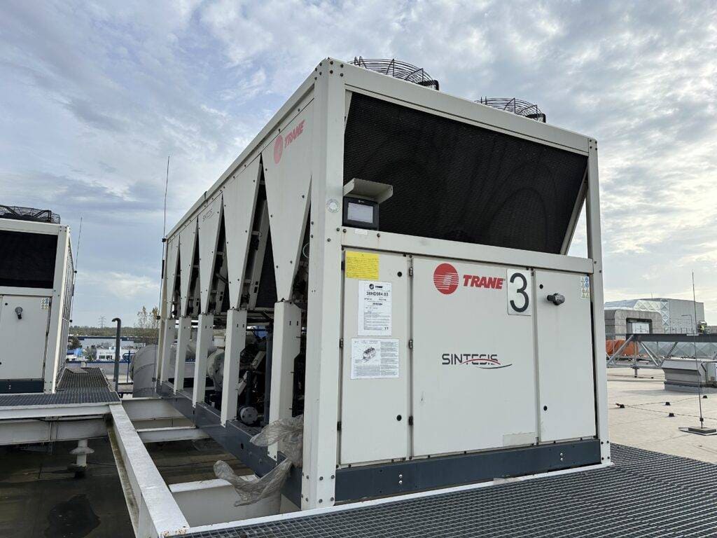 Chiller Trane RTAF 145 522 kW - Nowoczesność w ChillerSerwis