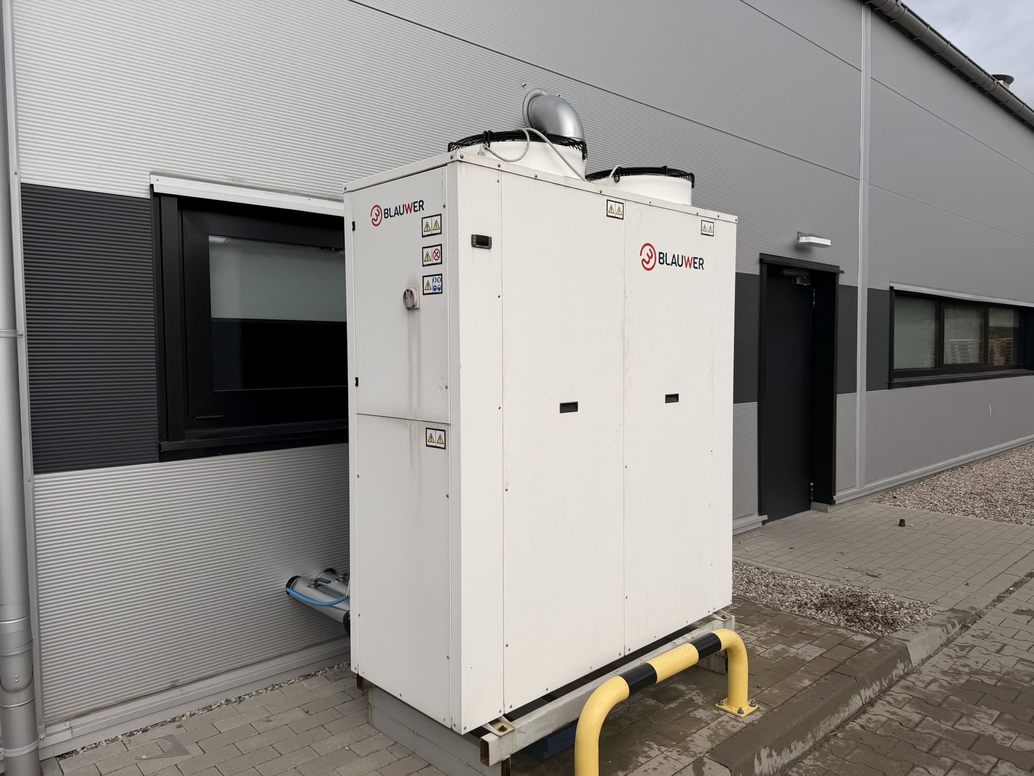 Wymiana pompy w chillerze Blauwer aIC38